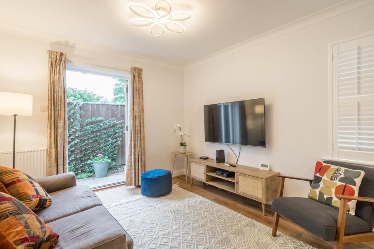Lovely 1 Bed Apartment With Free Parking & Garden 캠브리지 외부 사진